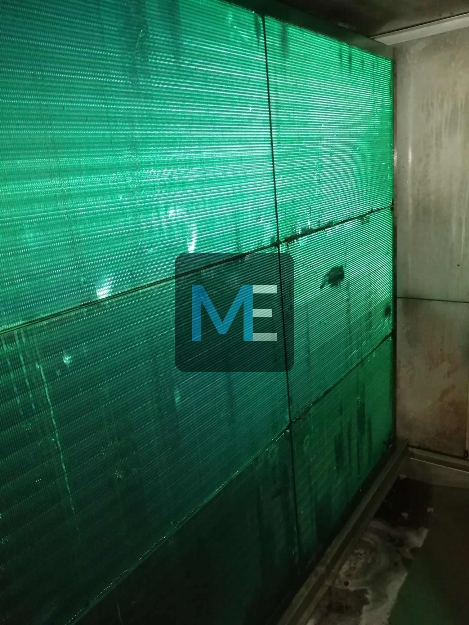 Cleaning of heat exchangers for air conditioning chambers