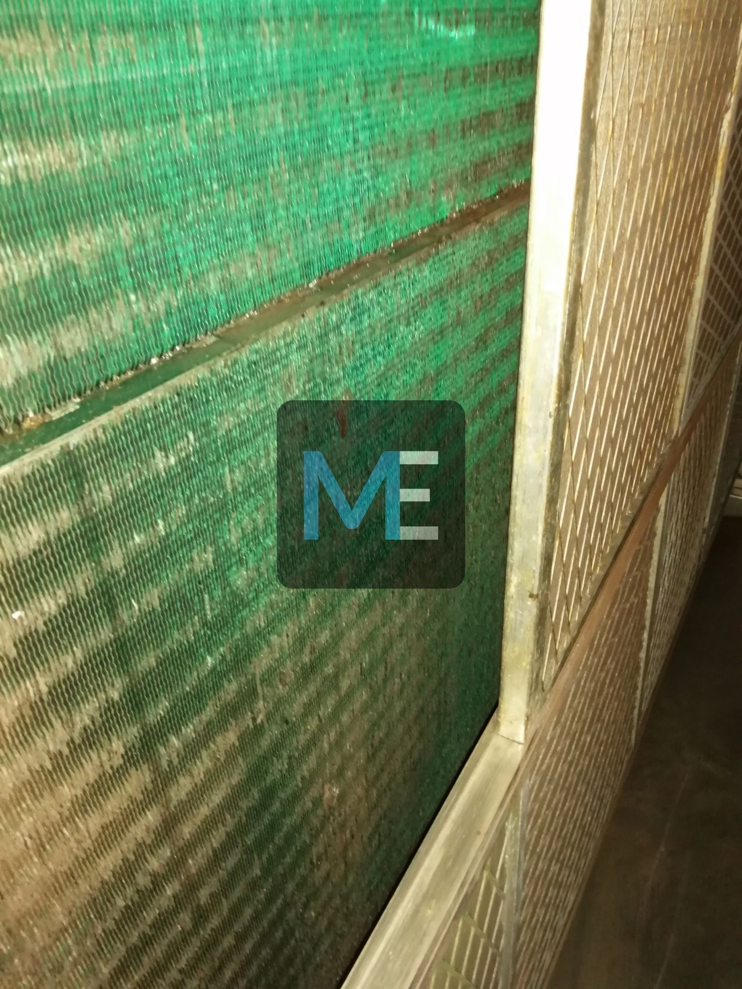 Cleaning of heat exchangers for air conditioning chambers