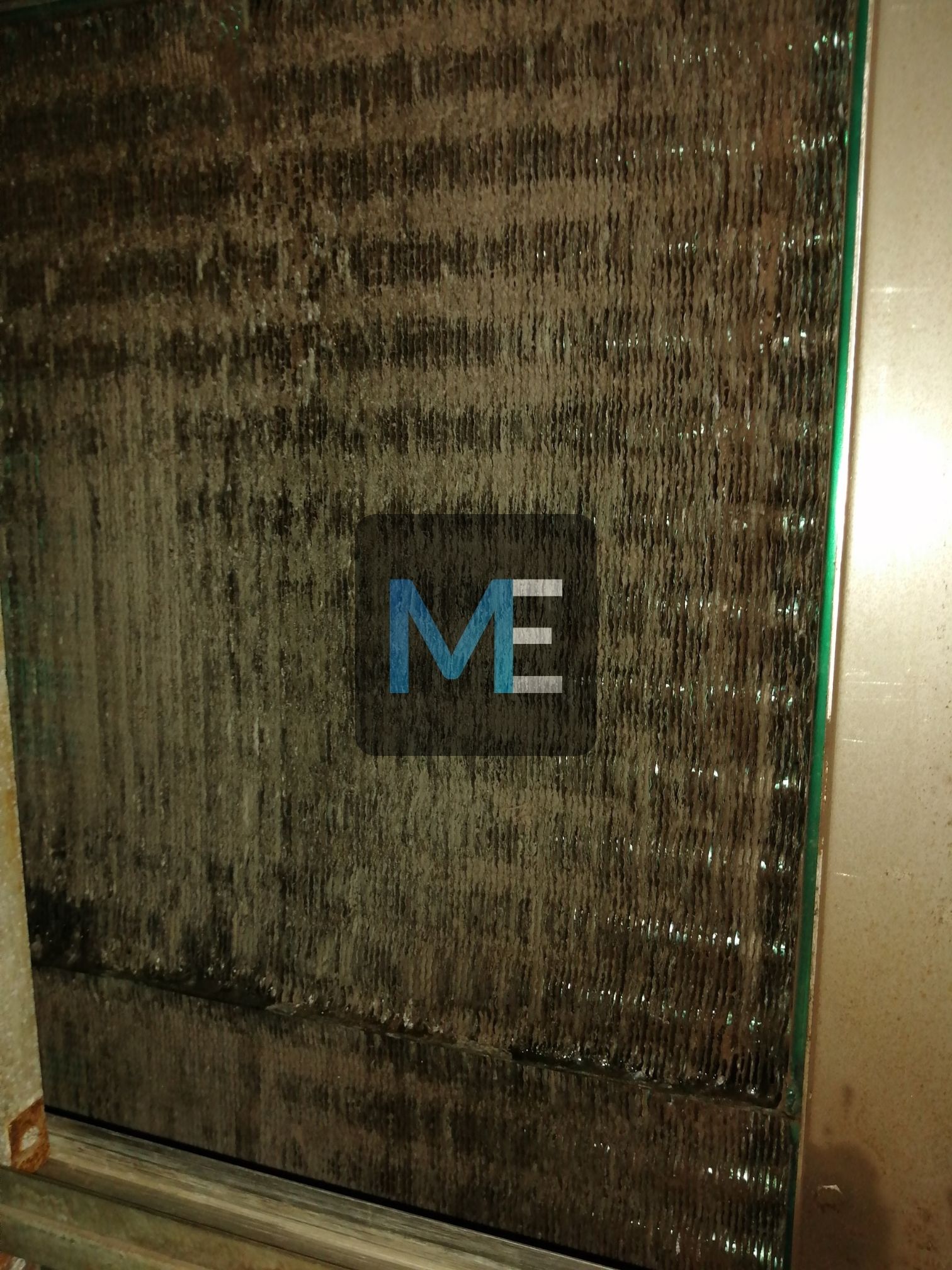 Cleaning of heat exchangers for air conditioning chambers