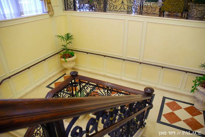 פאלאס-דיור-מוגן