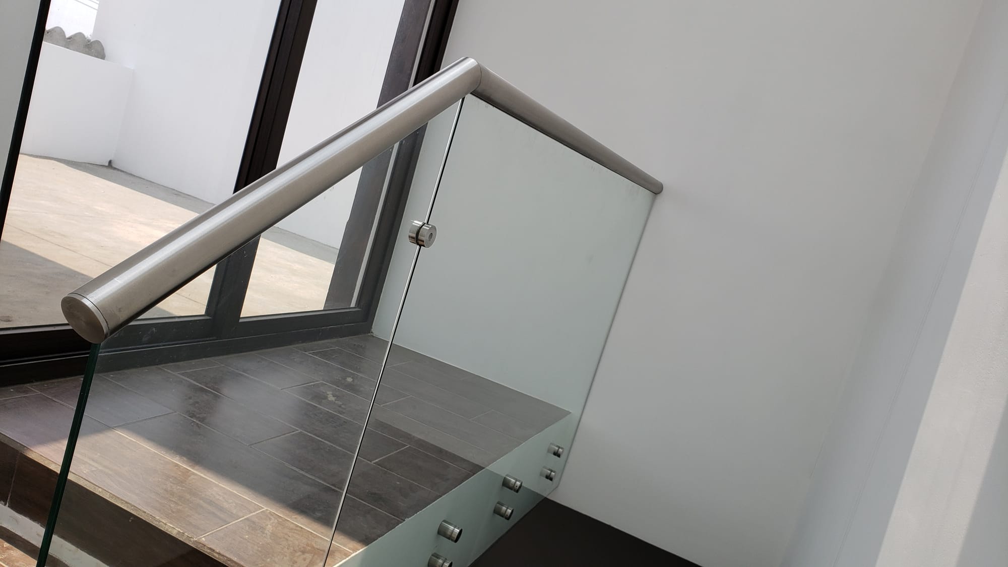 Pasamanos en vidrio templado