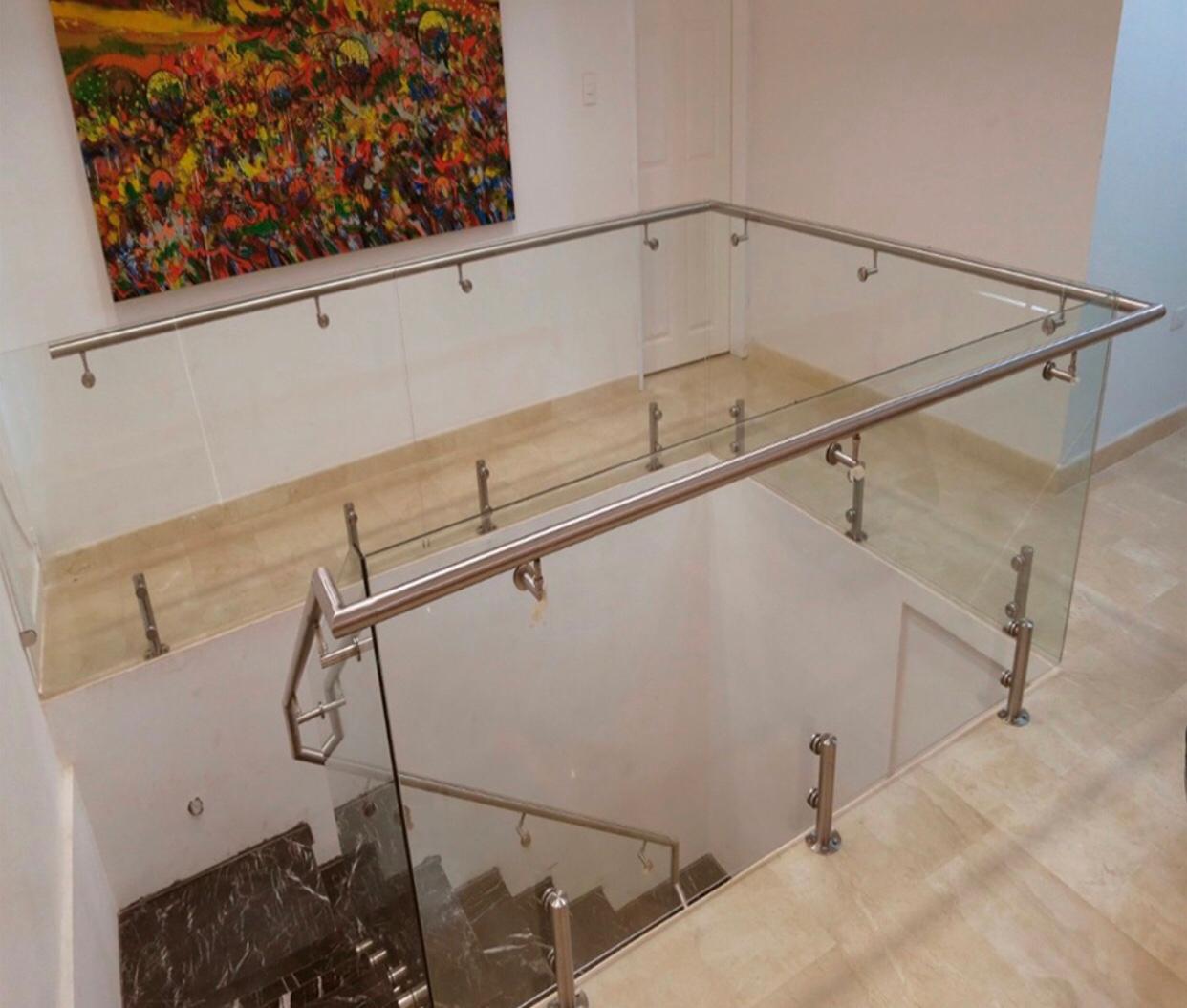 Pasamanos en vidrio templado