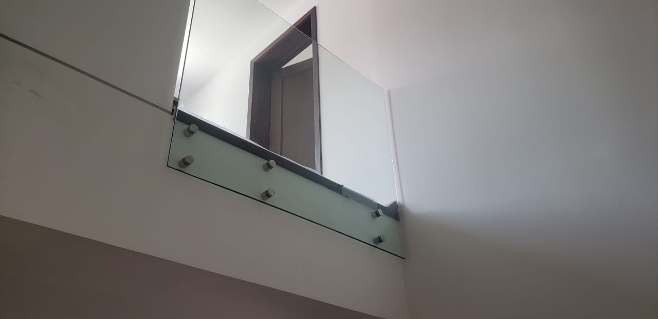 Pasamanos en vidrio templado