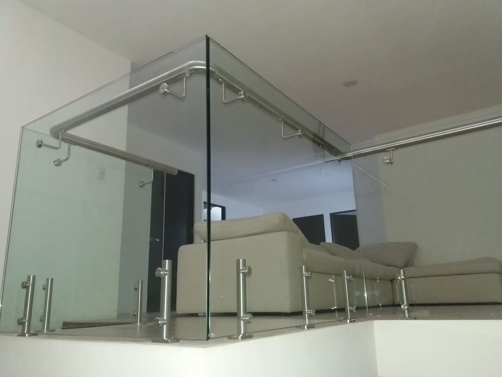 Pasamanos en vidrio templado