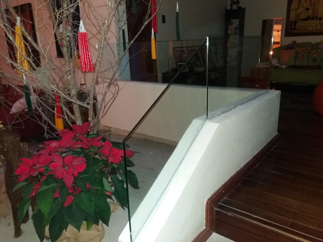 Pasamanos en vidrio templado