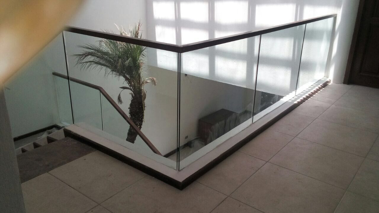 Pasamanos en vidrio templado