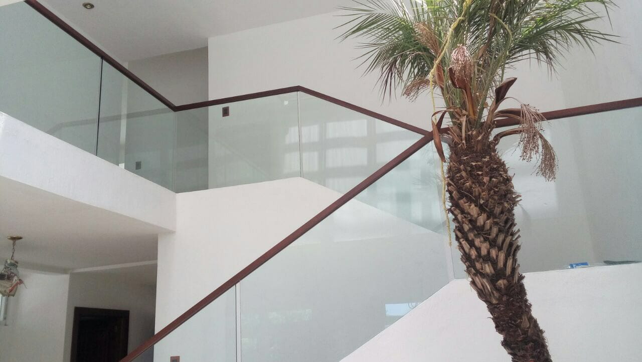 Pasamanos en vidrio templado