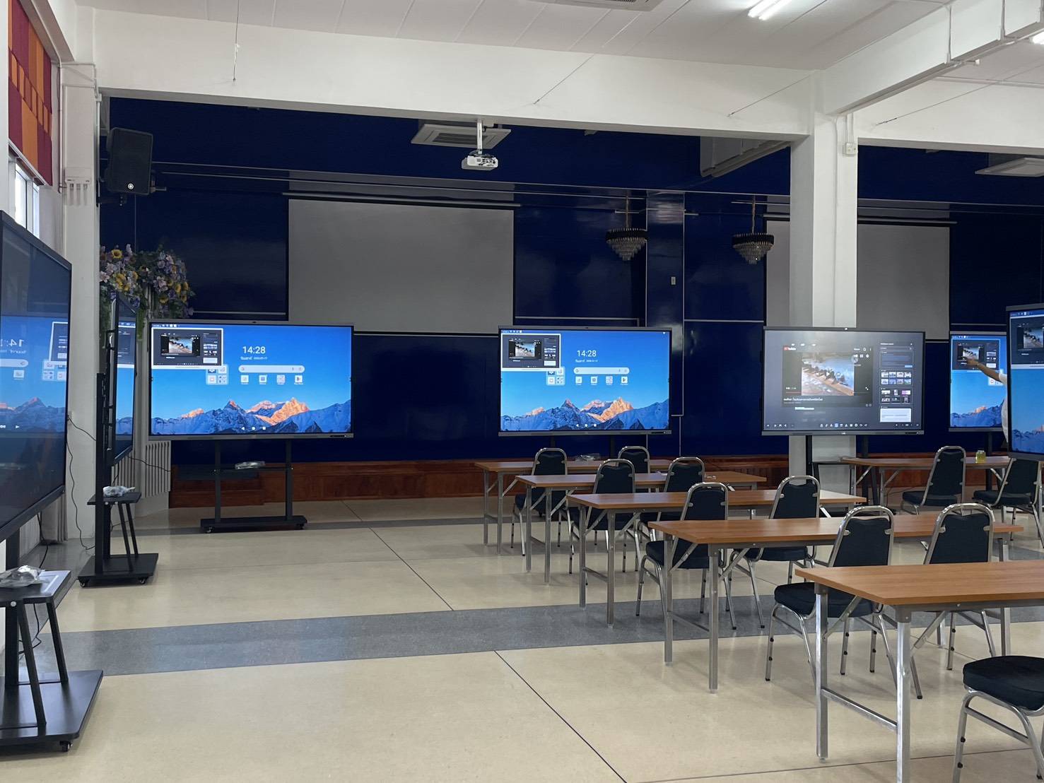 งานติดตั้งจอ โรงเรียนสารสาสน์