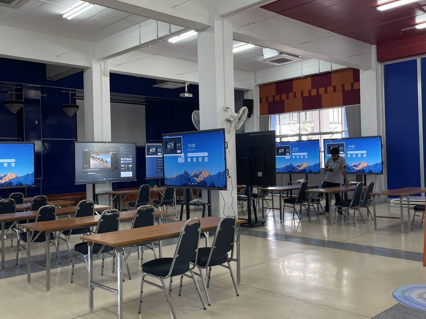 งานติดตั้งจอ โรงเรียนสารสาสน์