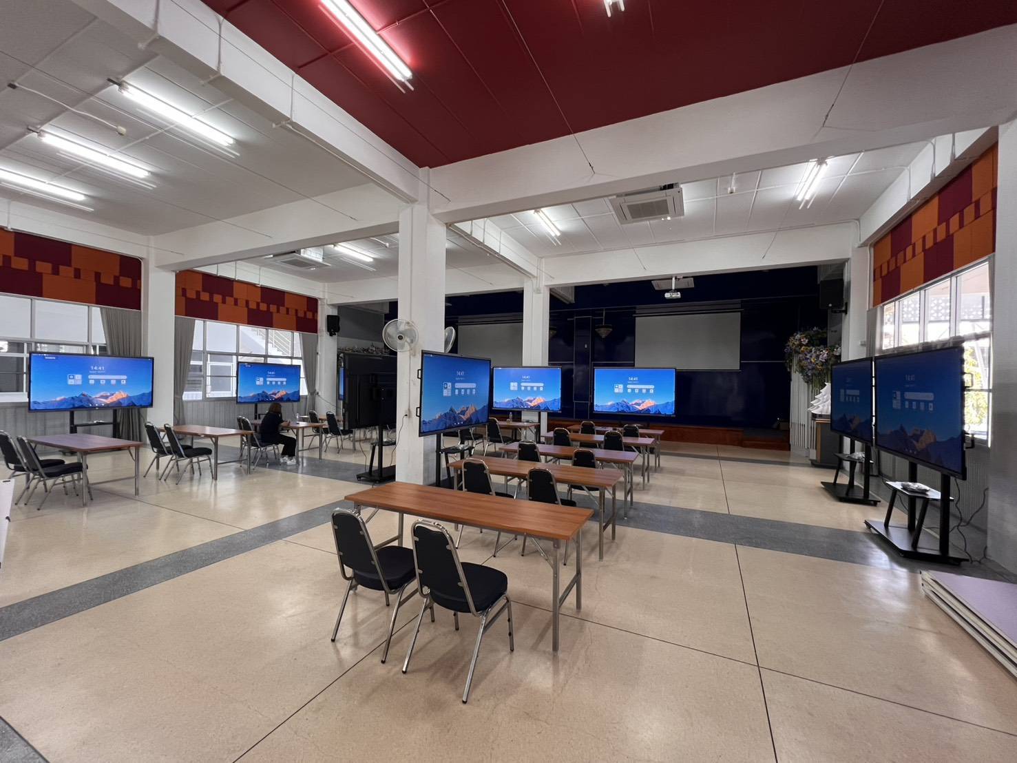 งานติดตั้งจอ โรงเรียนสารสาสน์