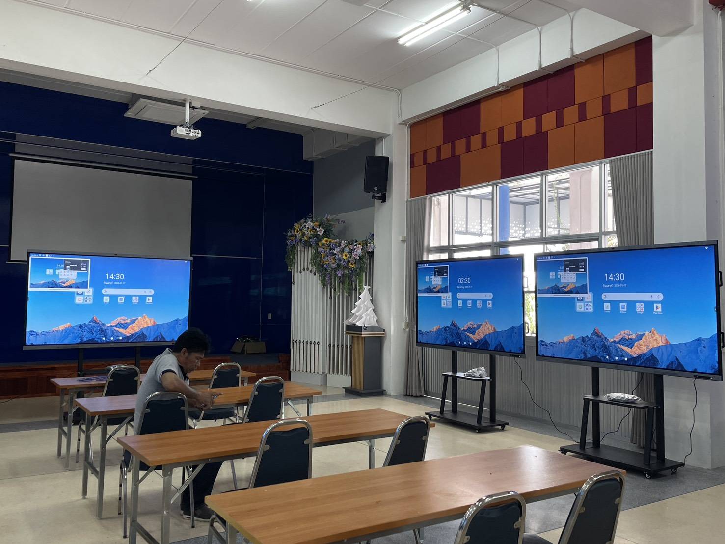 งานติดตั้งจอ โรงเรียนสารสาสน์