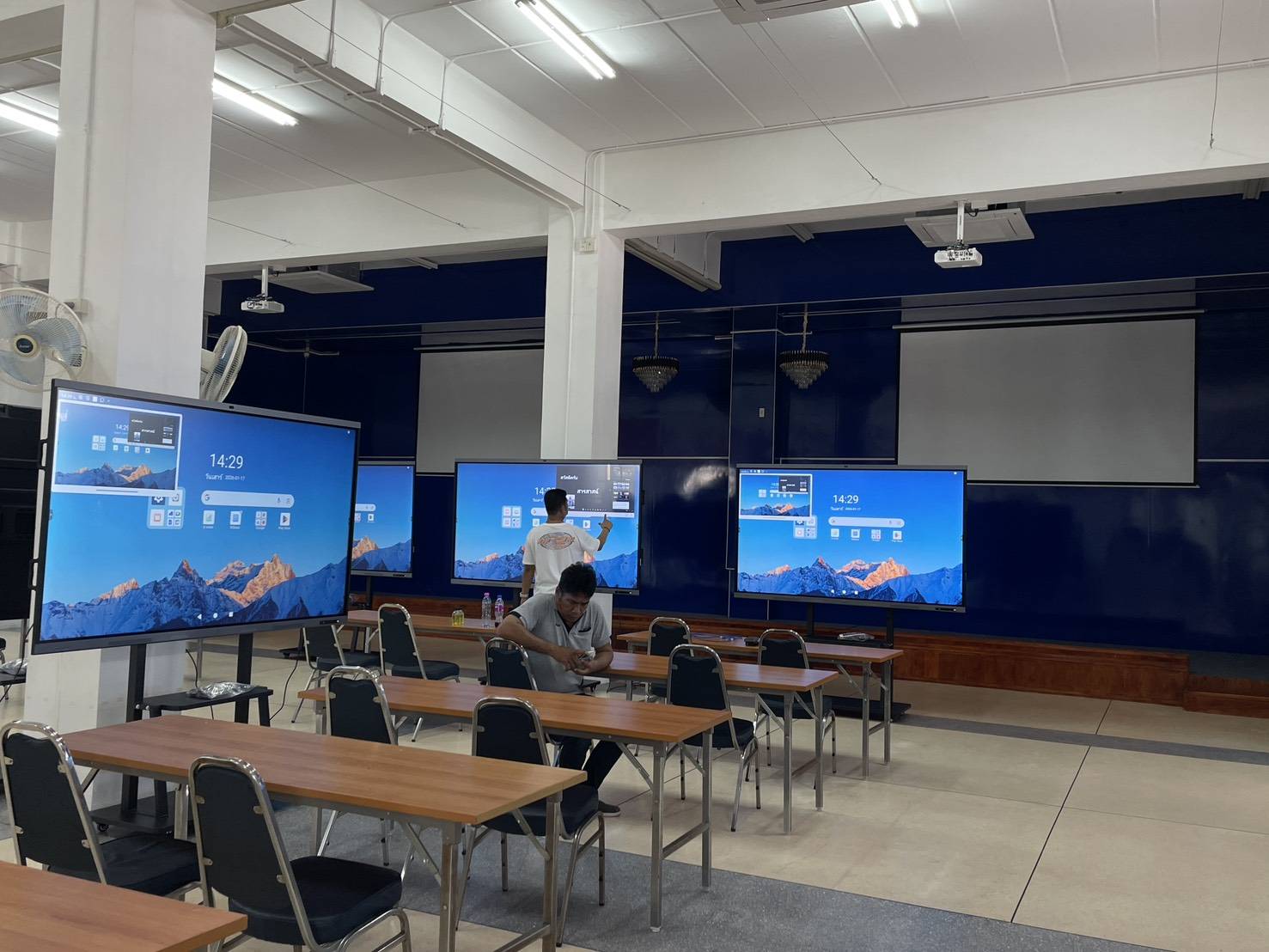 งานติดตั้งจอ โรงเรียนสารสาสน์