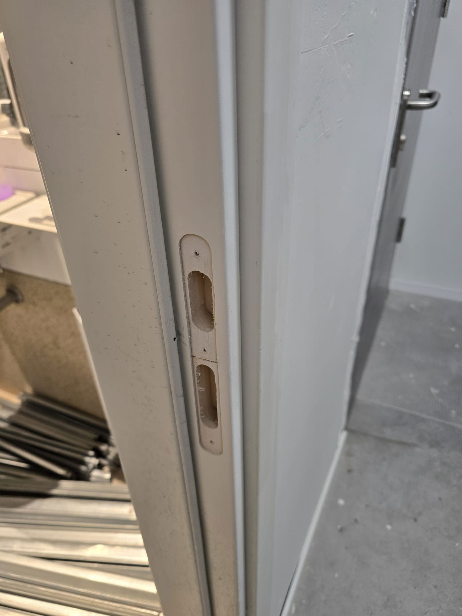 תיקון דלתות