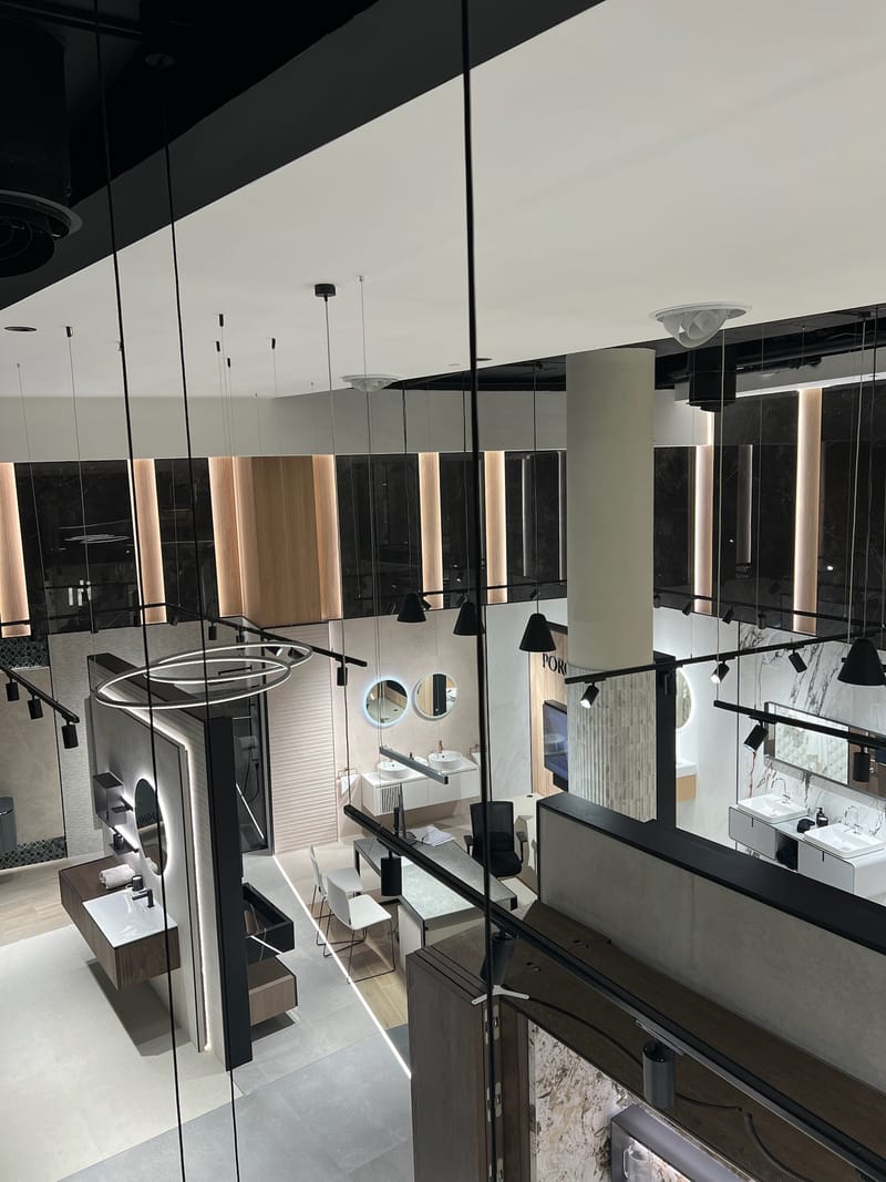 בניית אולמות תצוגה