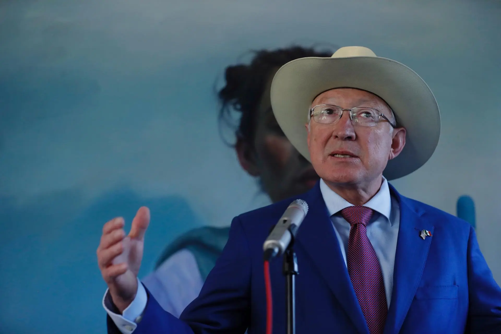 Gobierno de Sheinbaum pone lineamientos generales a embajador Ken Salazar