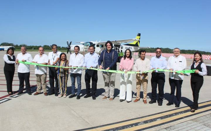 Aerus inaugura nueva ruta aérea entre Minatitlán y Villahermosa