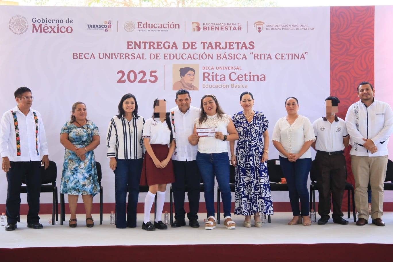 Gobierno del Pueblo impulsa la educación con entrega de 1,008 tarjetas de la Beca Universal “Rita Cetina”