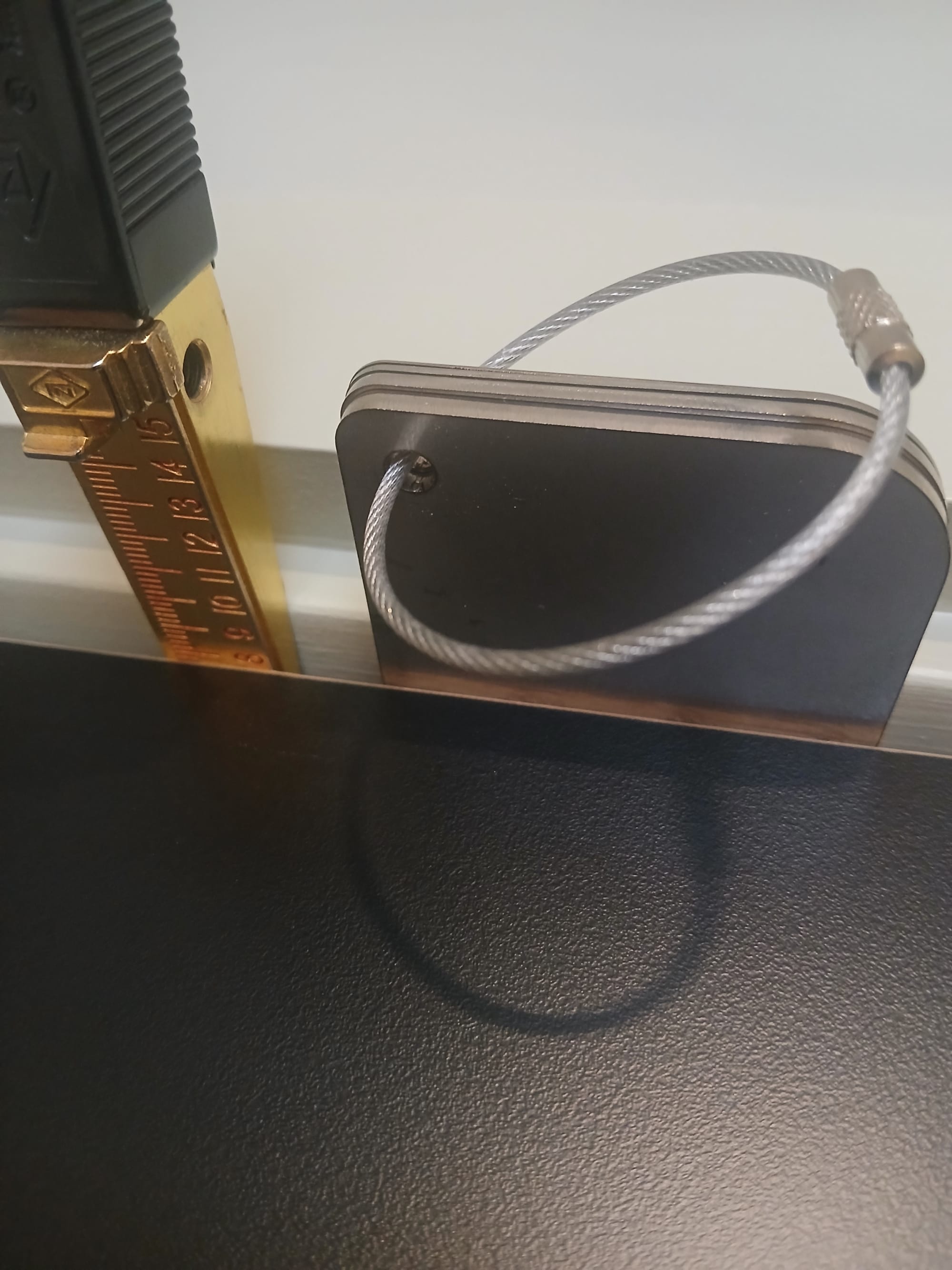 DEFECT: Excessive Frame To Leaf Gap