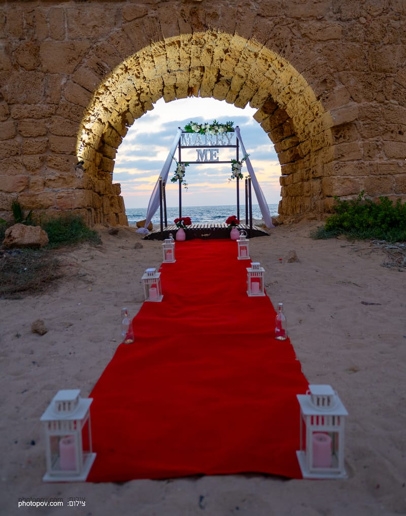 הצעות נישואין, אירוסין, חתונות קטנות