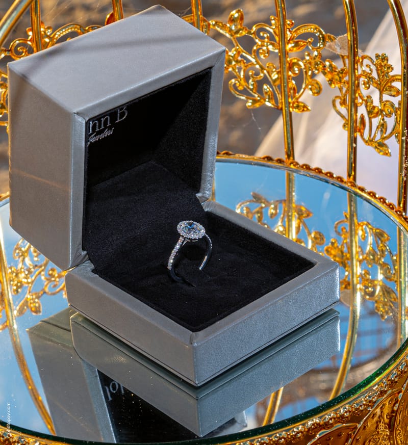 הצעות נישואין, אירוסין, חתונות קטנות