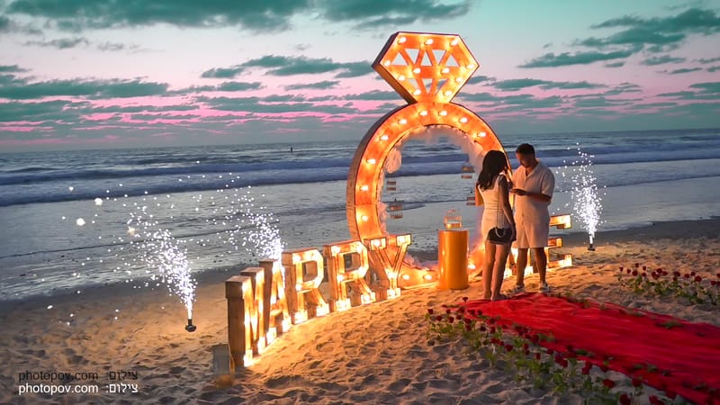 הצעות נישואין, אירוסין, חתונות קטנות