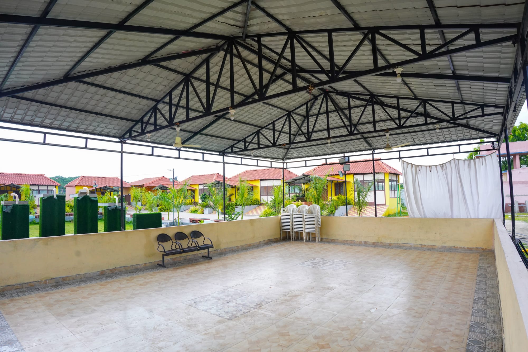 COTTAGES,LAWN AND POOL