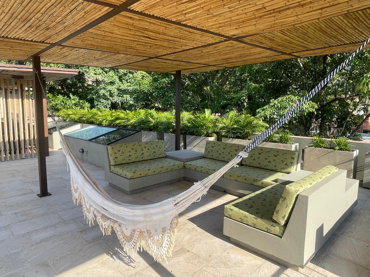 Rincón de descanso con hamaca