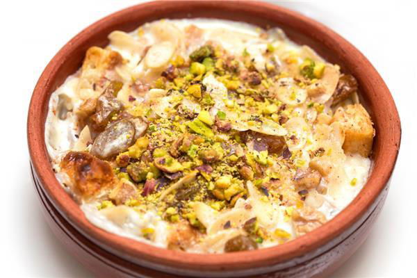 أم علي بالمكسرات