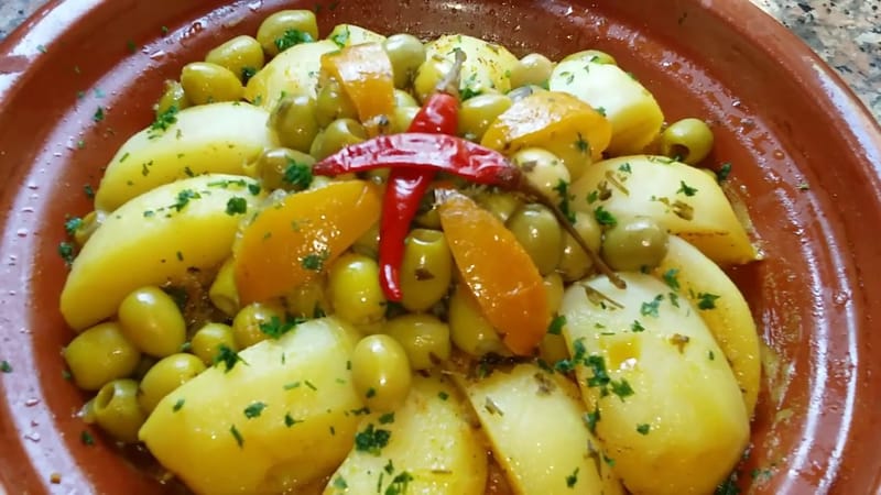 طاجين دجاج بالبطاطس