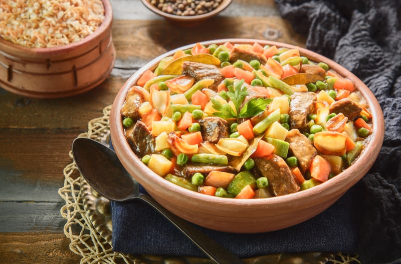 طاجين بازلاء باللحمه