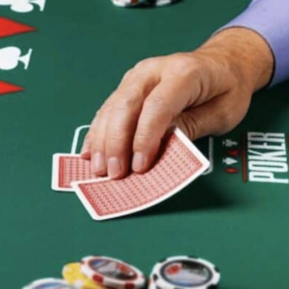 Luật Chơi Poker Cơ Bản - Hướng Dẫn Chi Tiết Cho Người Mới