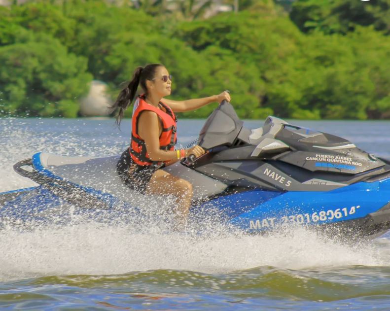 Ride the Waves: The Ultimate Guide to Jet Ski Rentals in Cancun - Sky Selfie Club