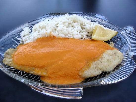 Dorade au coulis de poivron rouge