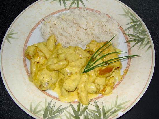 Poulet au curry, gingembre et abricots secs