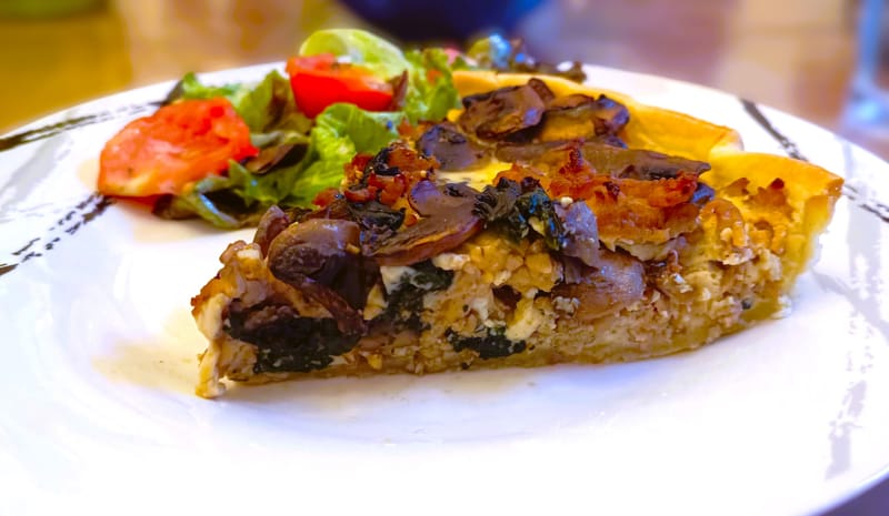 Quiche au poulet, champignon et épinards