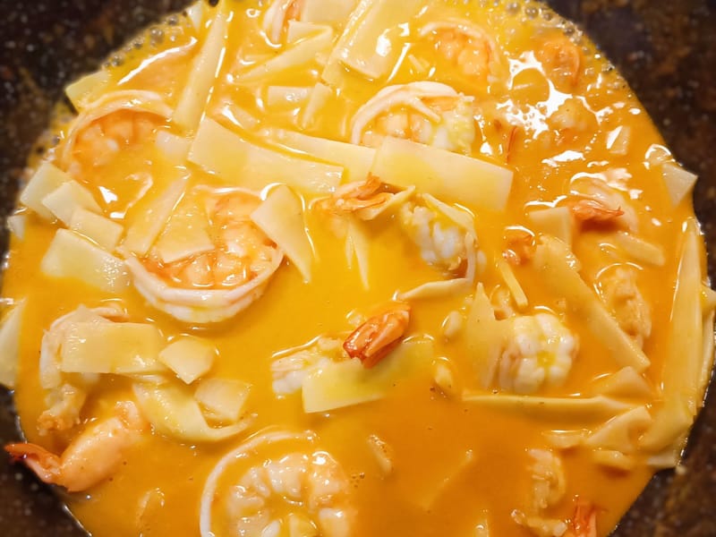 Scampis au curry rouge thai
