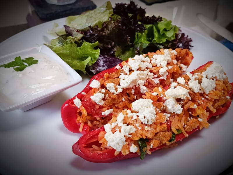 Poivrons pointus farcis au gyros de volaille et au riz