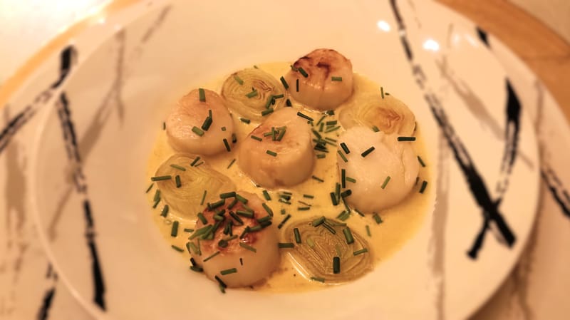 Saint-Jacques à la citronnelle et lait de coco