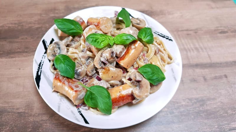 Linguine sauce moutarde, champignons et saucisse