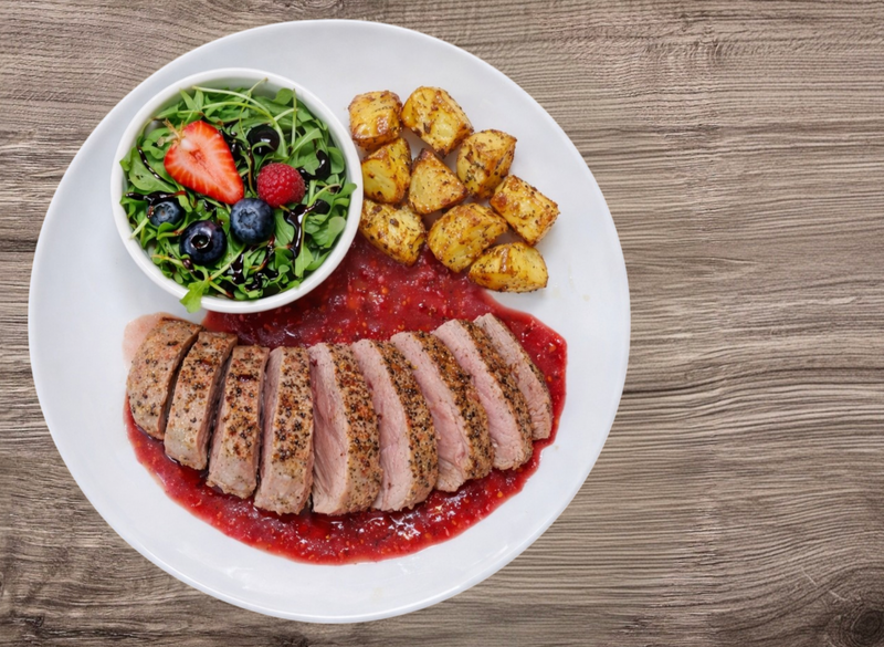 Magret de canard sauce aux fruits rouges