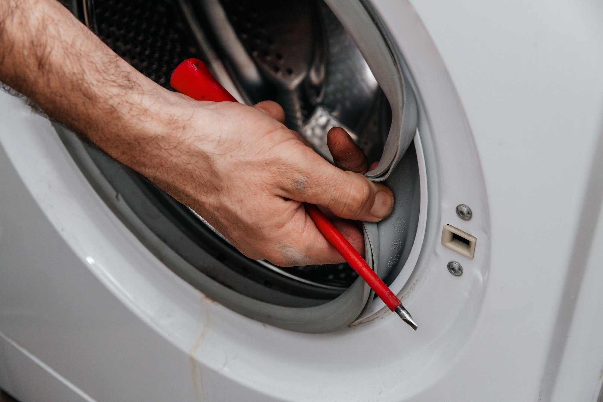 🔧 Servicio Técnico Especializado en Lavadoras, Neveras y Nevecones – ¡Tu Aliado de Confianza en el Hogar!