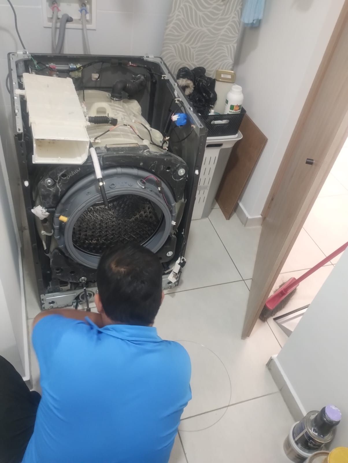 Servicio Técnico Especializado en Lavadoras, Neveras y Nevecones – ¡Tu Aliado de Confianza en el Hogar!