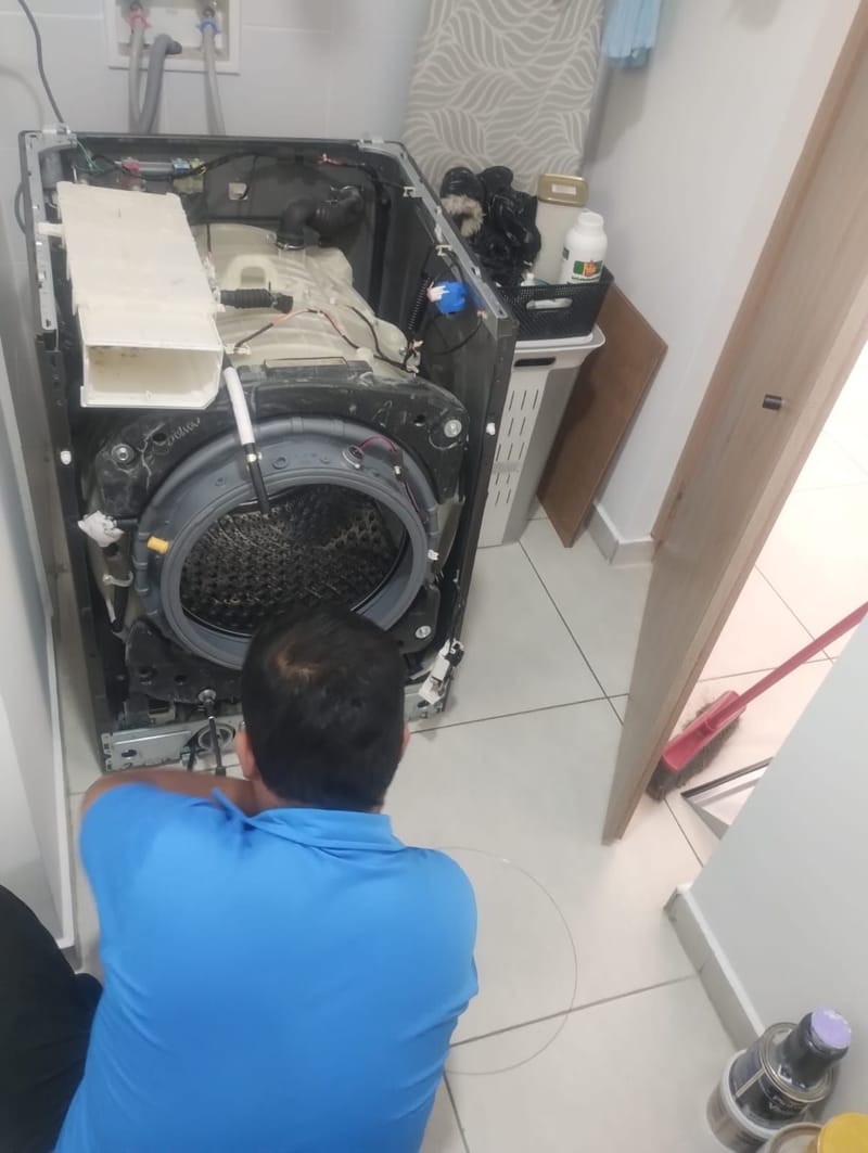 Servicio Técnico Especializado en Lavadoras, Neveras y Nevecones – ¡Tu Aliado de Confianza en el Hogar!