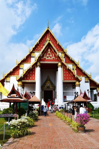 Wat Phra Mongkhon Bophit : La Majestueuse Statue de Bouddha d'Ayutthaya