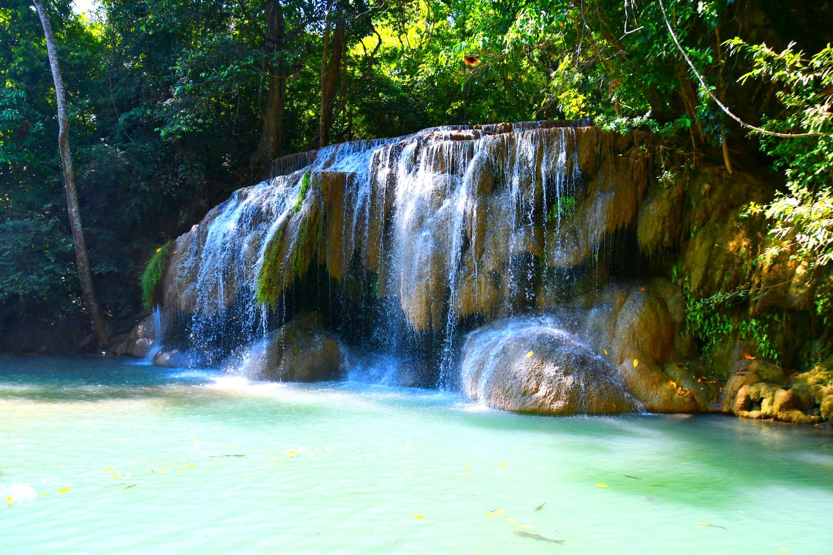 Le Parc National d'Erawan : Une Oasis de Beauté Naturelle en Thaïlande