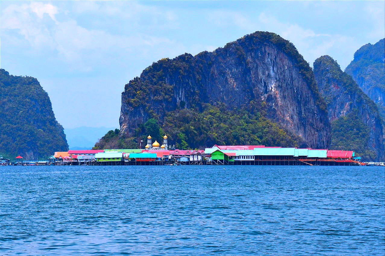 Koh Panji : Un Village Flottant au Cœur de la Baie de Phang Nga