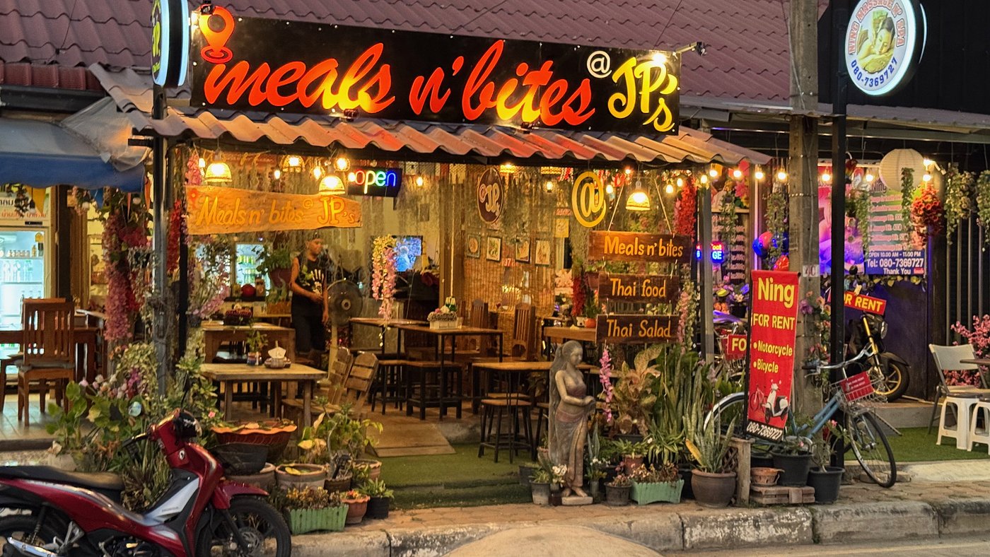 Meals n' Bites @ JP's : Un Trésor Culinaire à Kanchanaburi
