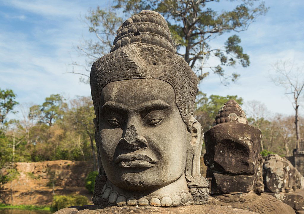 Angkor Thom : : la grande cité fortifiée de Jayavarman VII