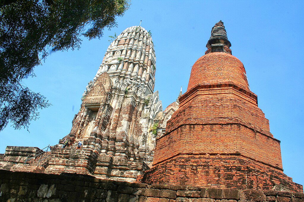 Wat Ratchaburana : Le Temple de la Renaissance à Ayutthaya