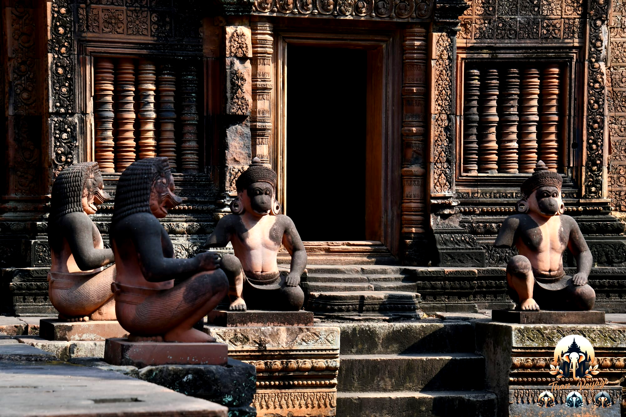 Banteay Srei à Angkor : le joyau rose aux sculptures extraordinaires